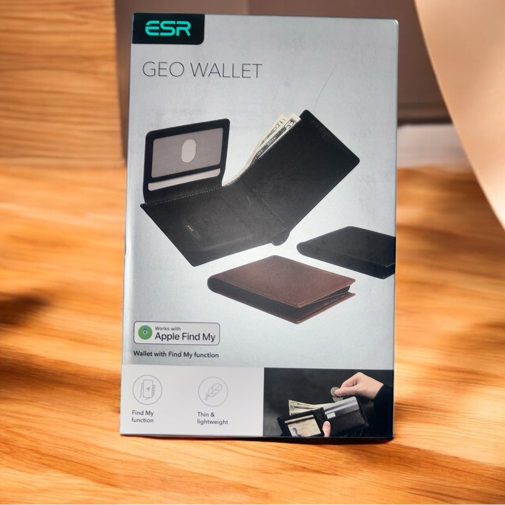 ESR Geo Wallet with Apple Find My Function